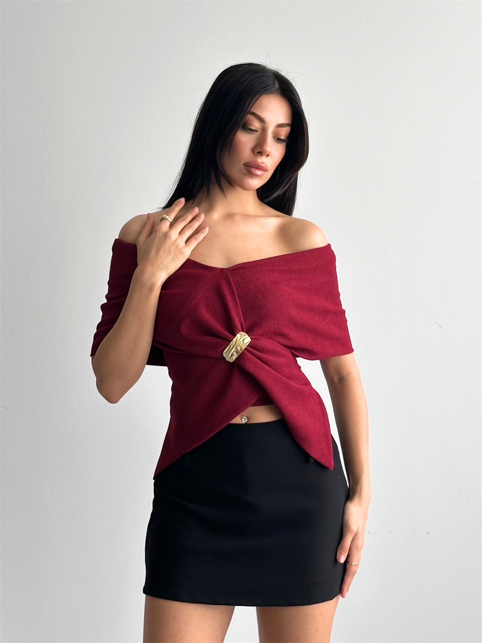 Madonna Yaka Gold Tokalı Bordo Bluz