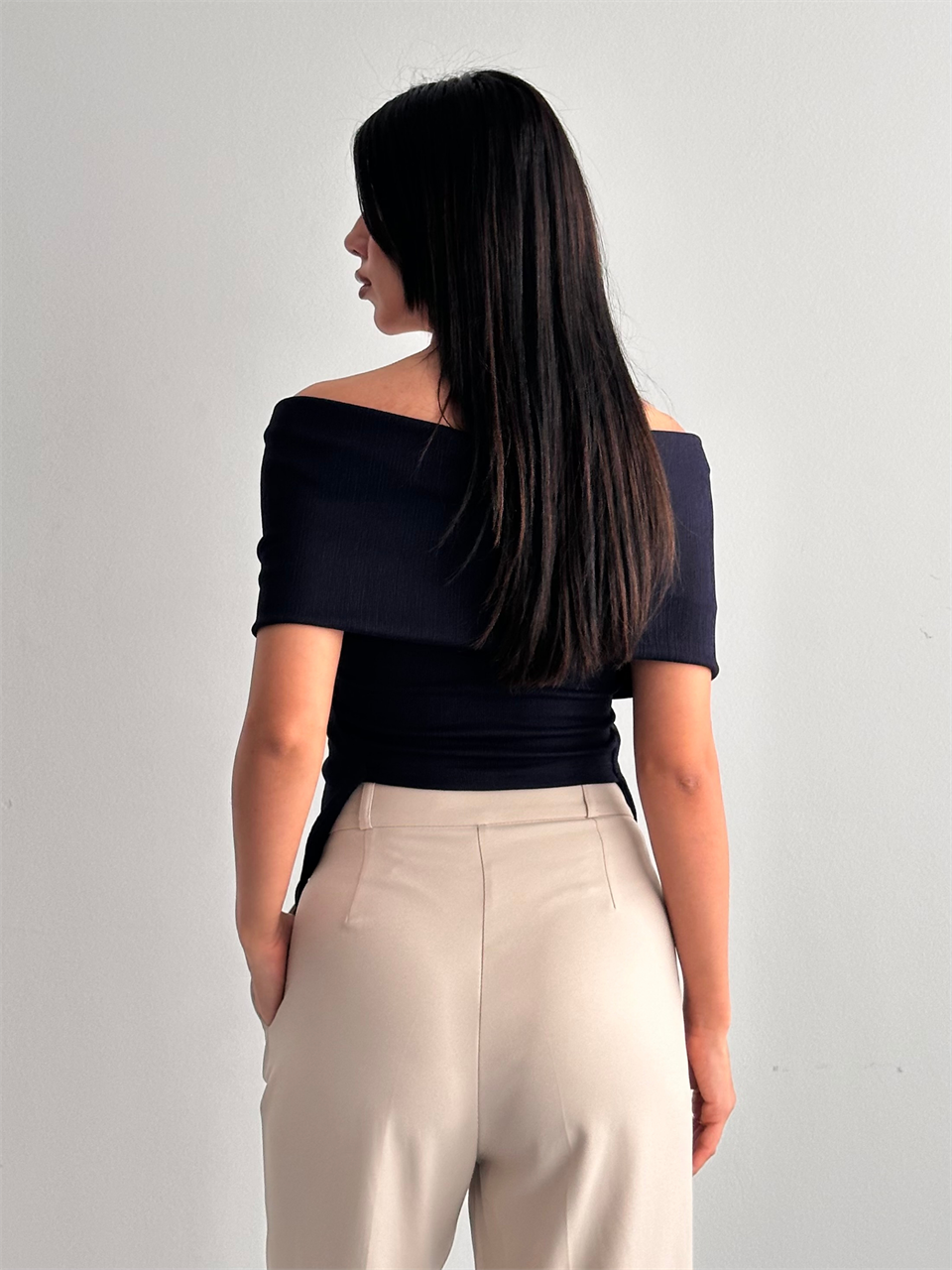 Madonna Yaka Gold Tokalı Lacivert Bluz