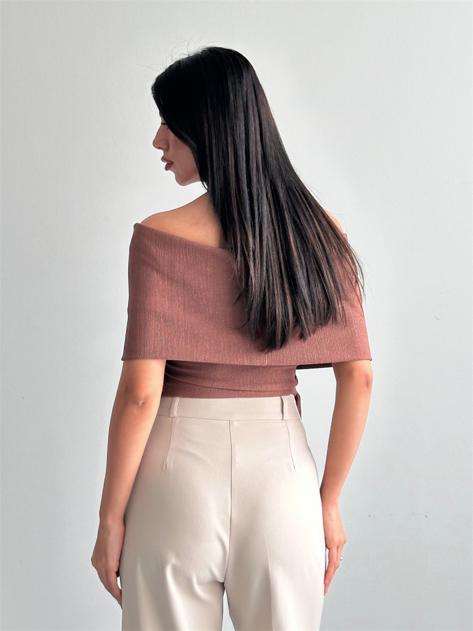 Madonna Yaka Gold Tokalı Vizon Bluz