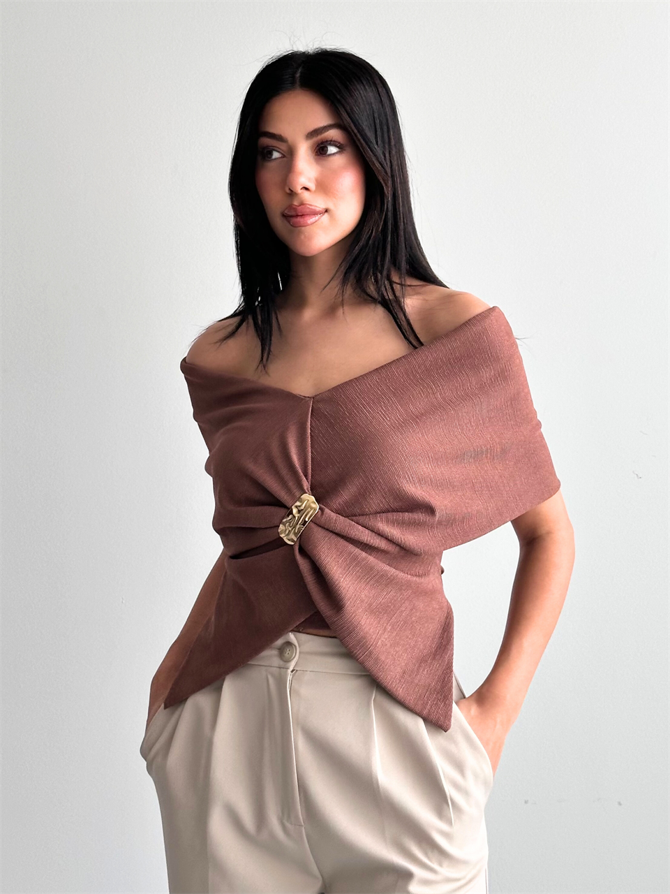 Madonna Yaka Gold Tokalı Vizon Bluz