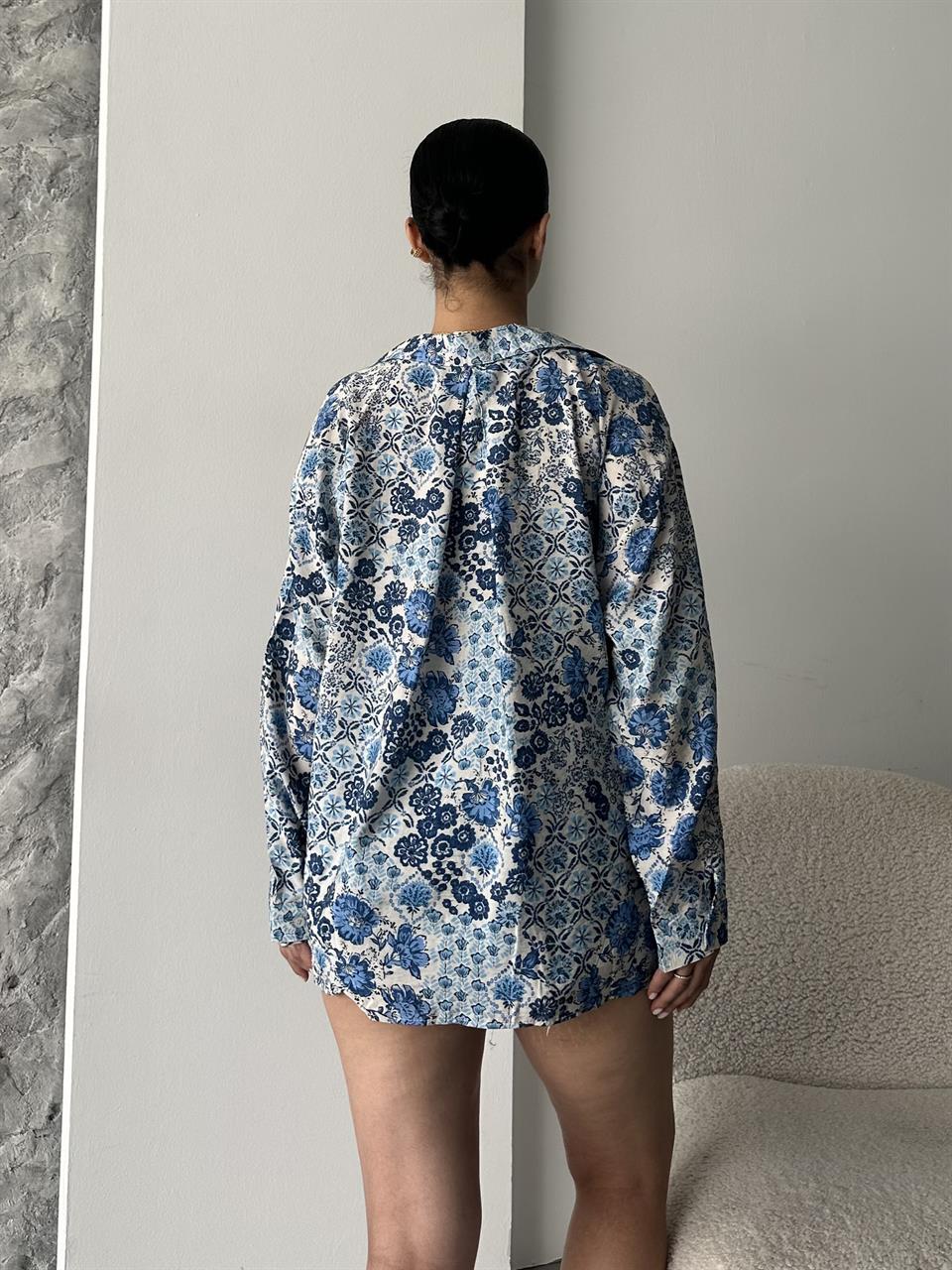 Mavi Çiçek Desenli Gömlek