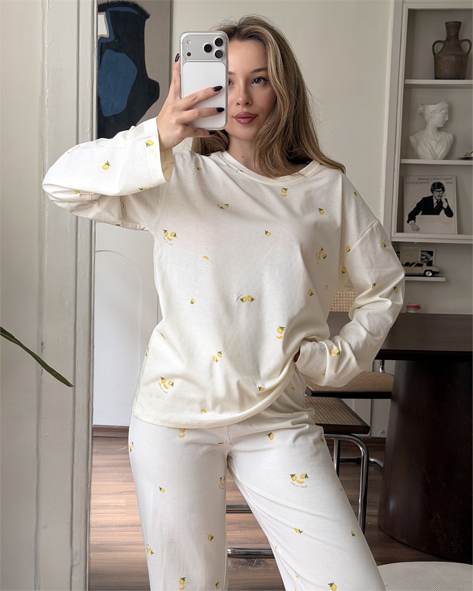 Minik Çilek Desenli Düğmeli Sarı Pijama Takımı
