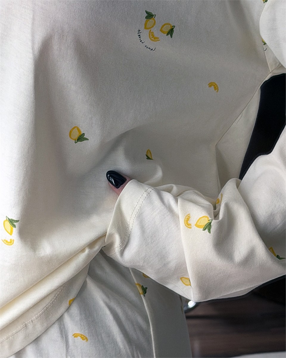 Minik Çilek Desenli Düğmeli Sarı Pijama Takımı