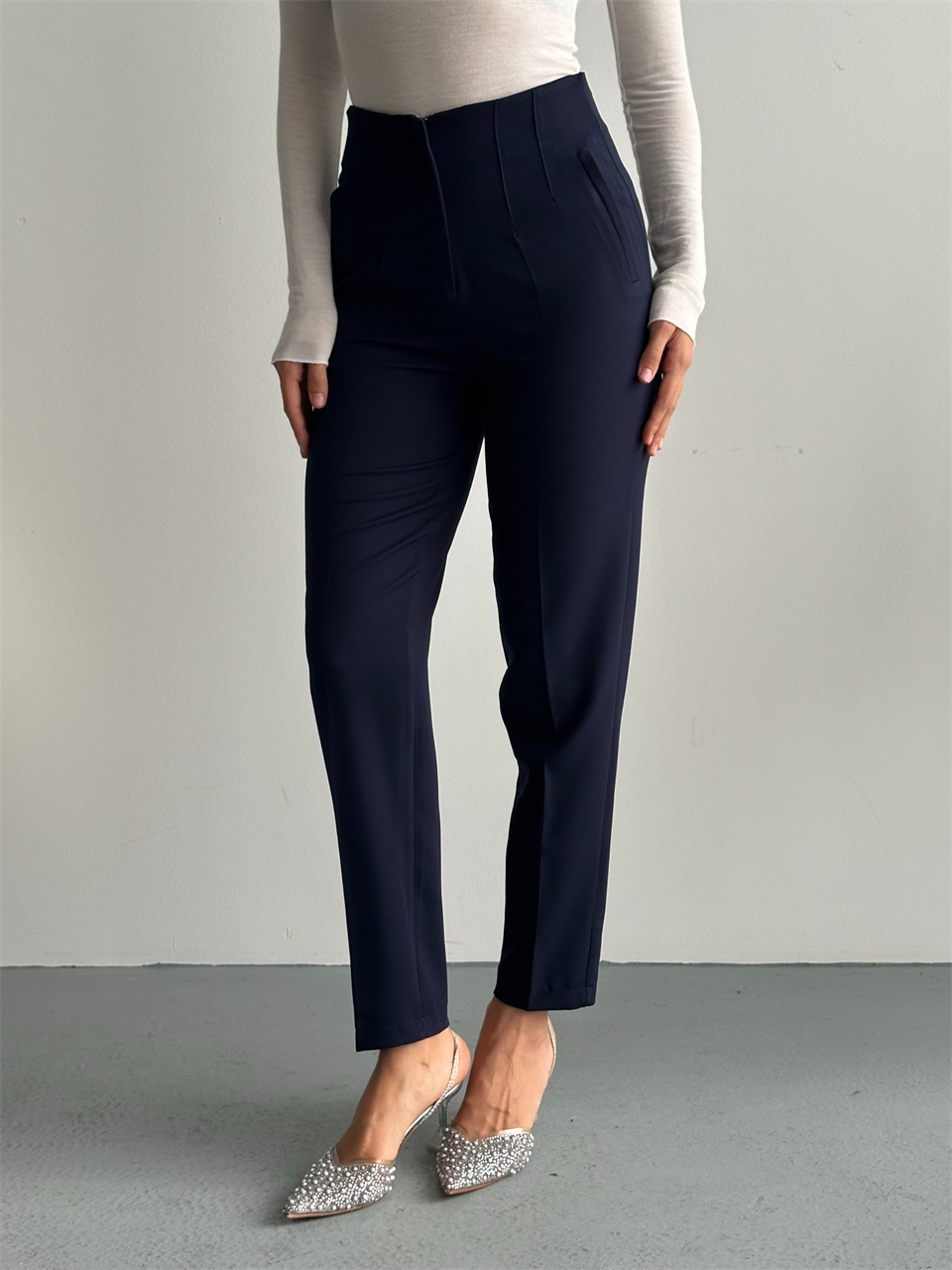 Modern Kesim Yüksek Bel Lacivert Pantolon