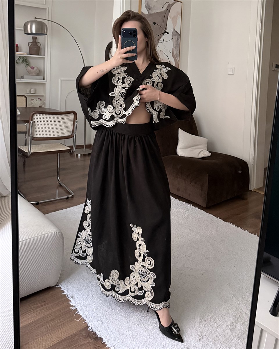 Nakışlı Siyah Crop Bluz Etek Takım
