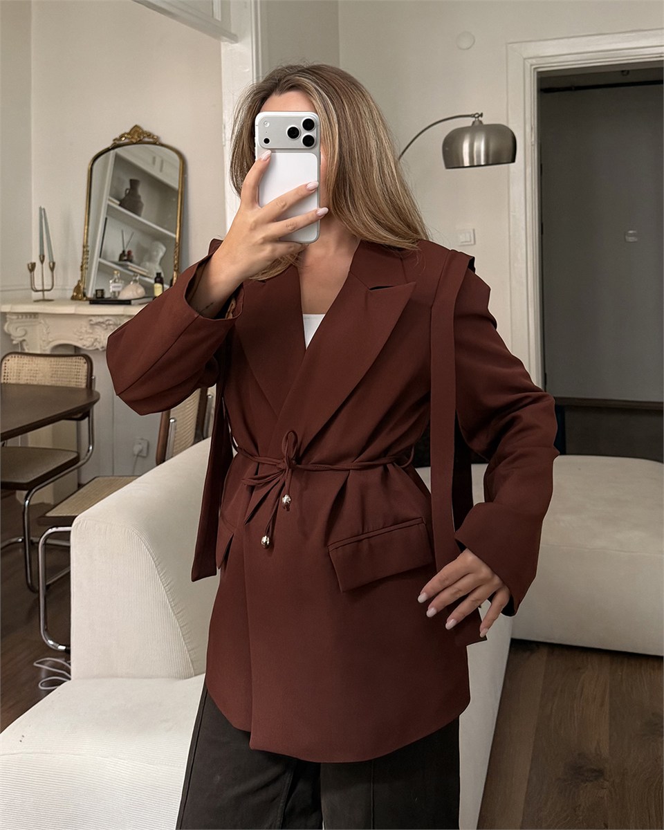 Omuz Detaylı Belden Kuşaklı Kahverengi Blazer Ceket