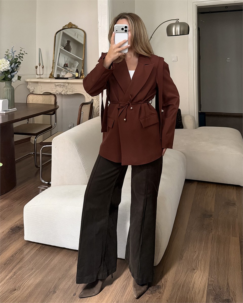 Omuz Detaylı Belden Kuşaklı Kahverengi Blazer Ceket