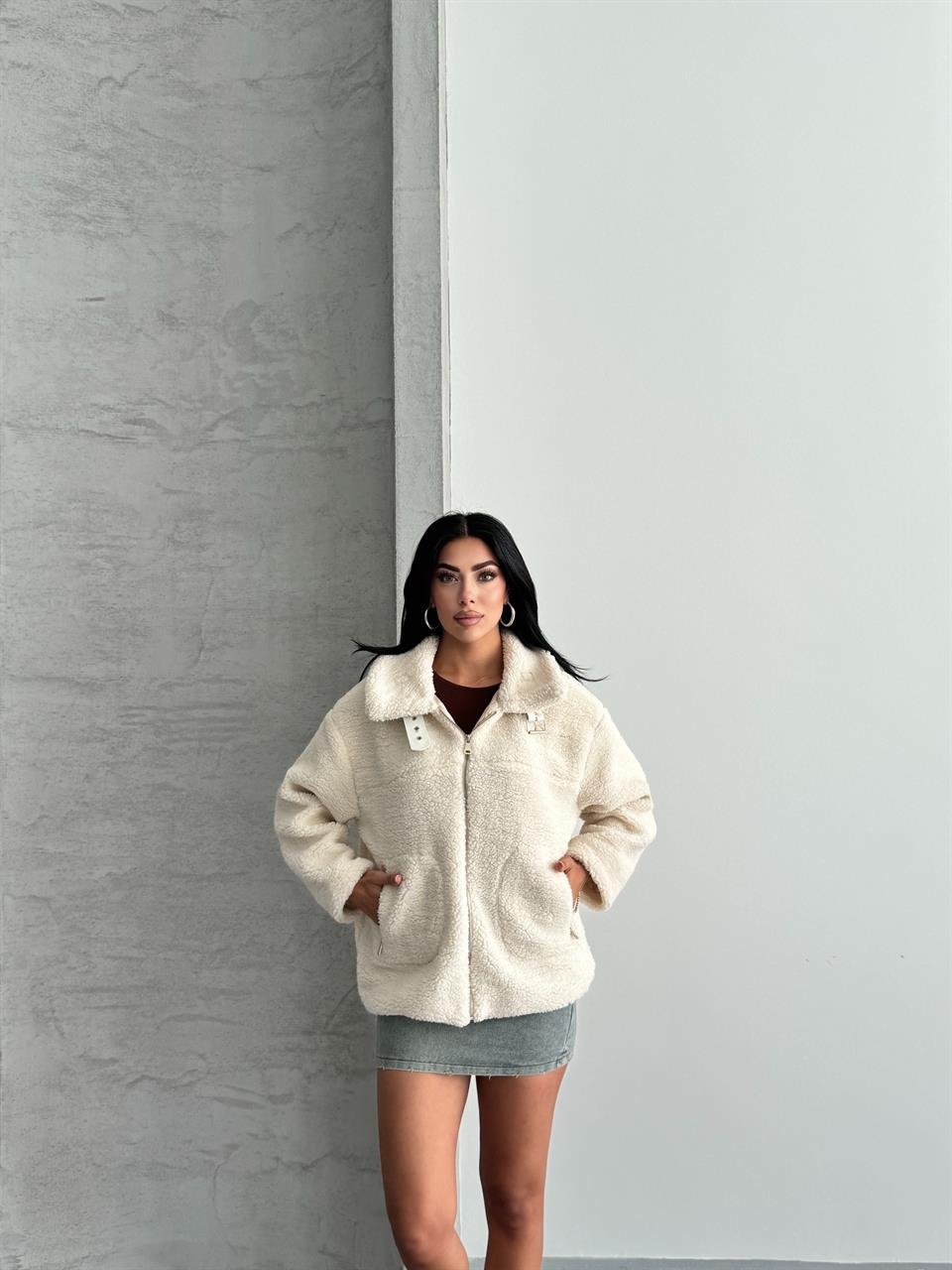 Oval Cepli Bej Peluş Ceket