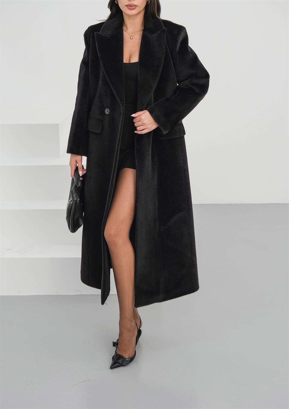 Oversize Yün Karışımlı Siyah Yumoş Kaban