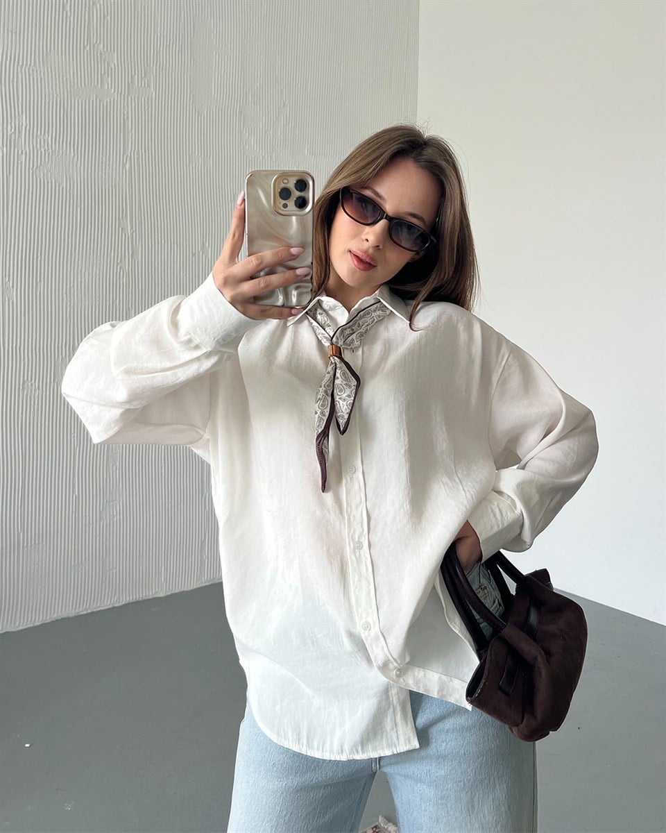 Retro Fularlı Oversize Beyaz Gömlek
