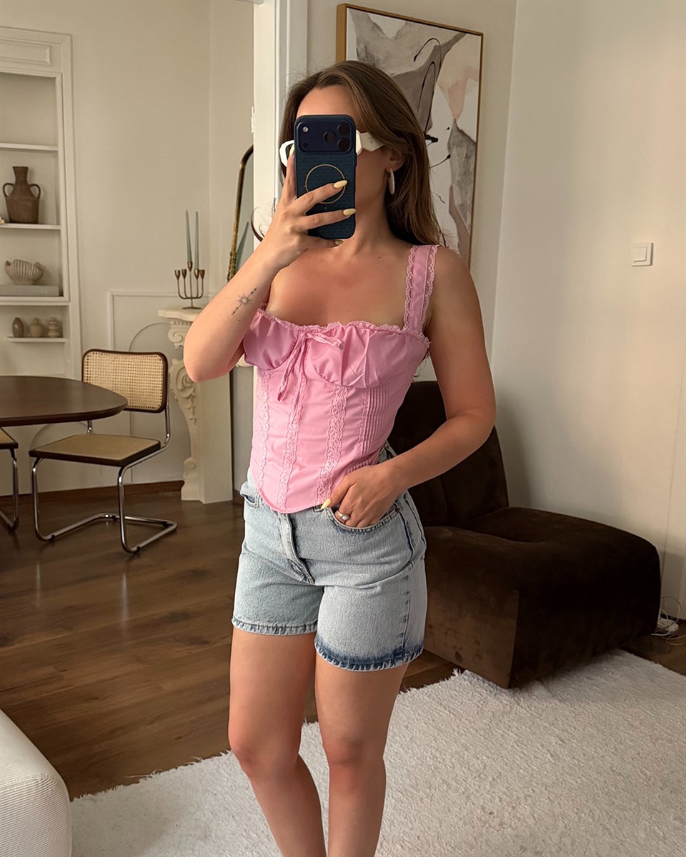 Pembe Dantel Detaylı Fiyonk Yaka Büstiyer
