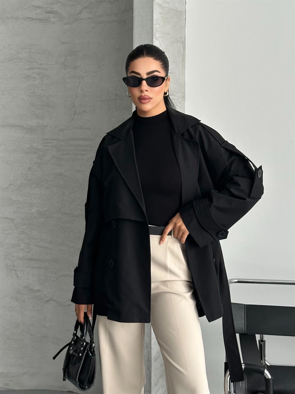 Perry Düğmeli Kısa Siyah Trençkot