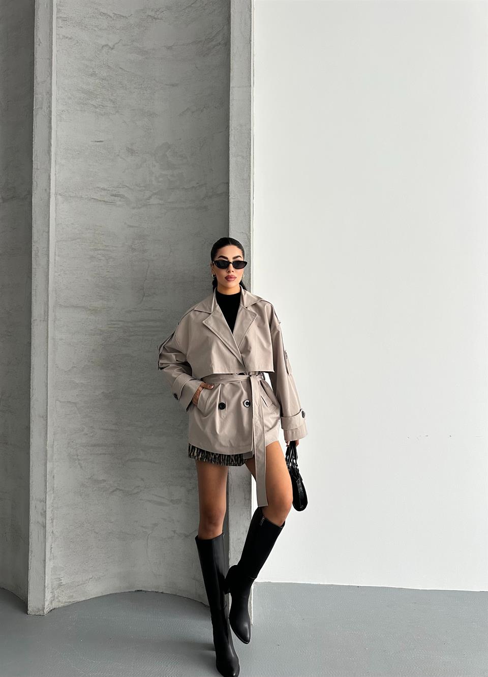 Perry Düğmeli Kısa Taş Trençkot