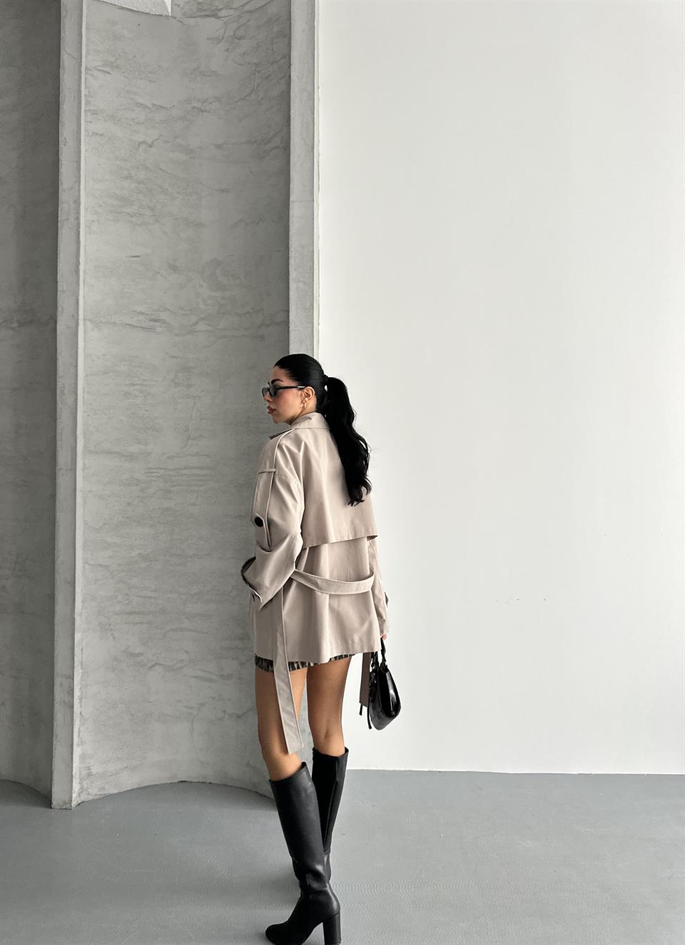 Perry Düğmeli Kısa Taş Trençkot