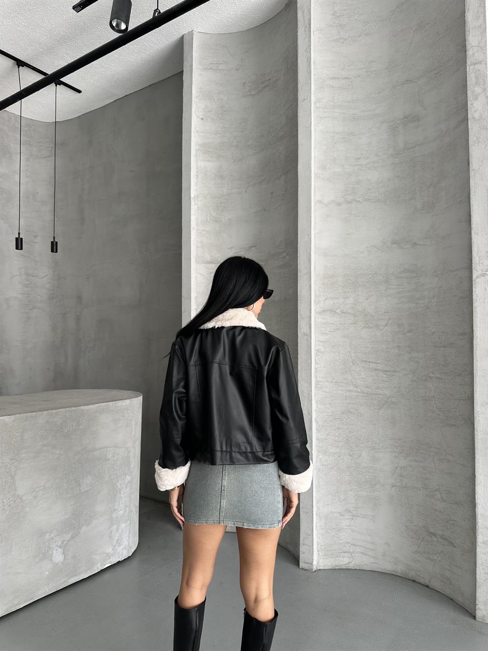 Petra Bej Kürklü Siyah Deri Ceket