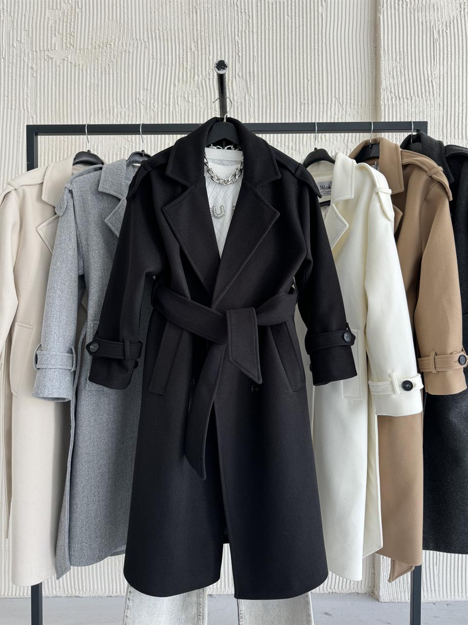 Premium Modern Siyah Kaşe Kaban