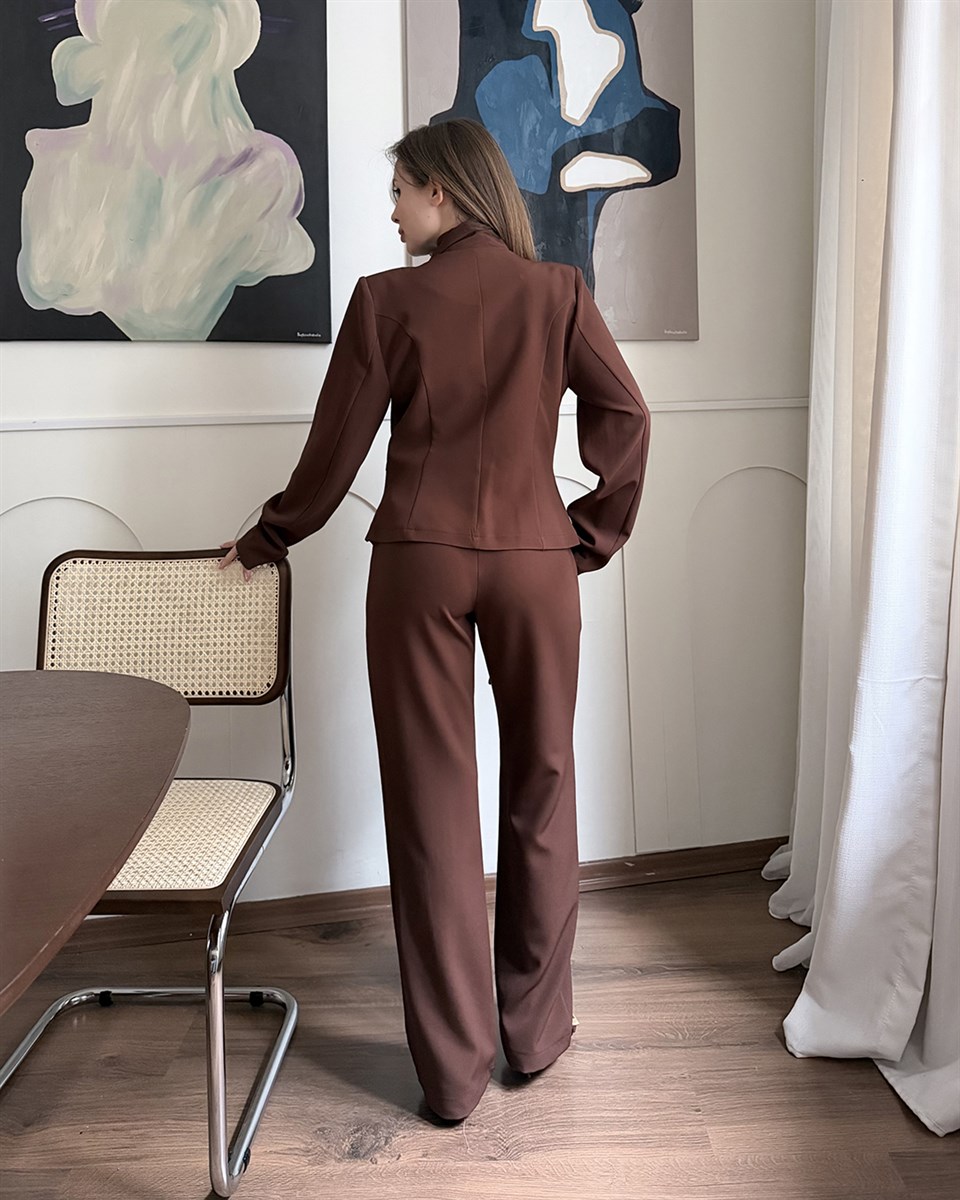 Şal Detaylı Kahverengi Blazer Takım