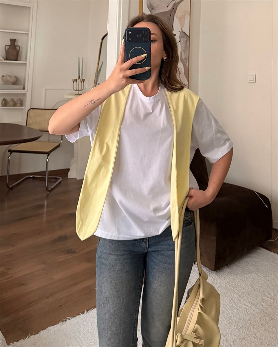 Sarı Fular Detaylı Oversize Tişört