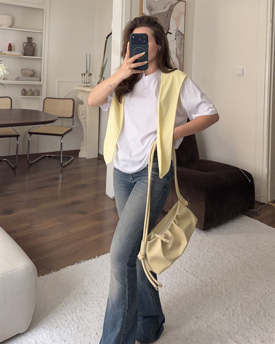 Sarı Fular Detaylı Oversize Tişört