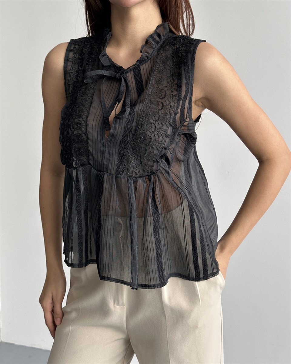 Şifon Transparan Güpürlü Siyah Bluz