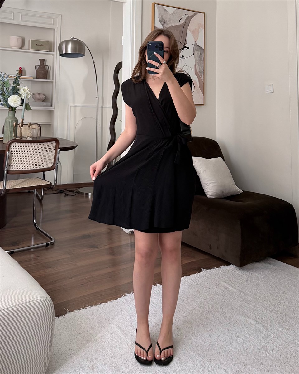 Siyah Anvelop Kesim Elbise