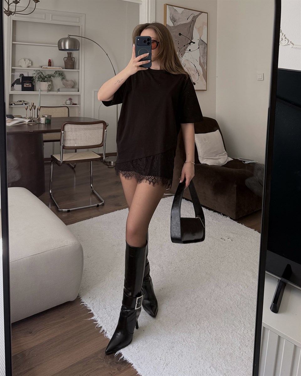 Siyah Dantel Detaylı Oversize Tişört