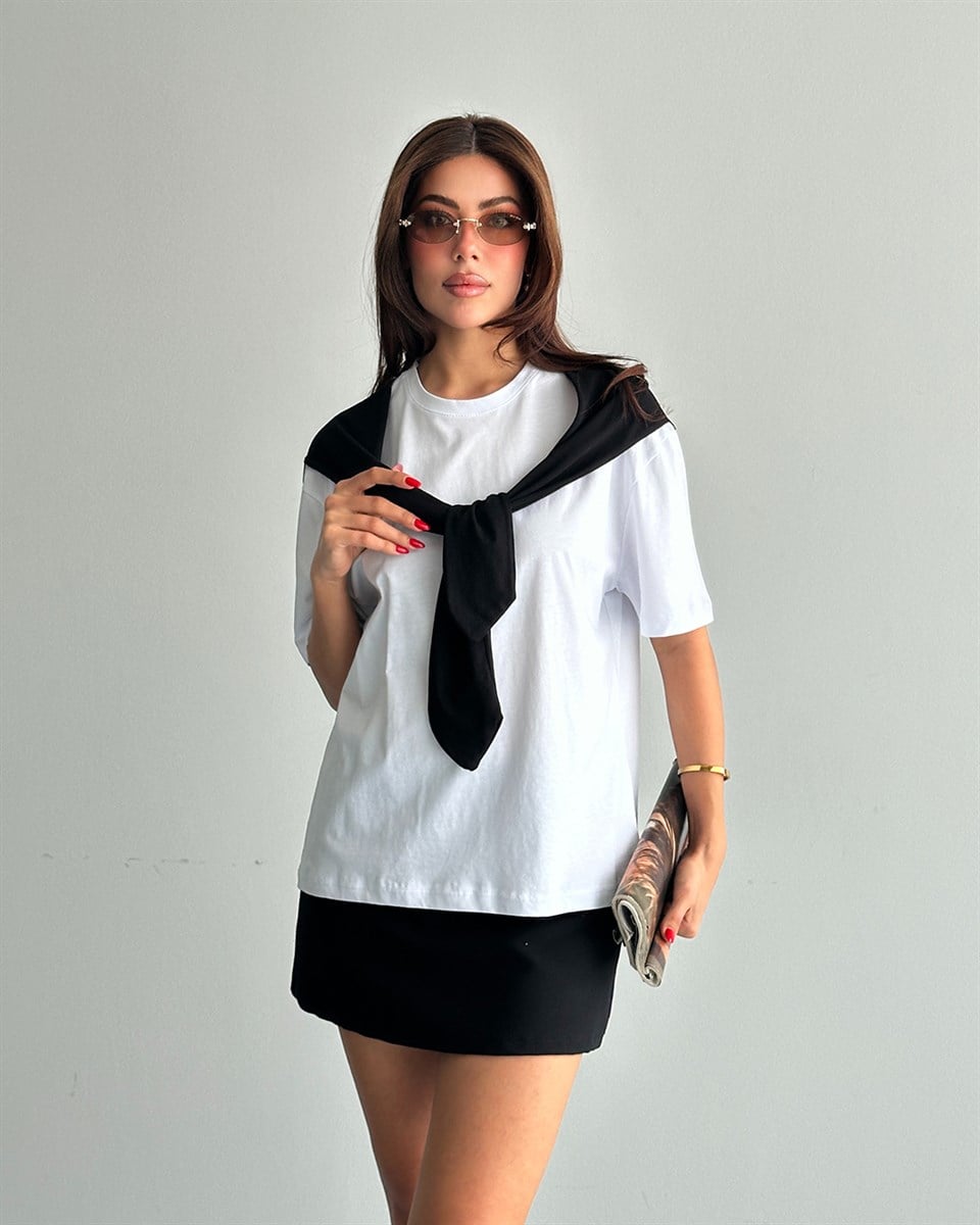 Siyah Fular Detaylı Oversize Tişört