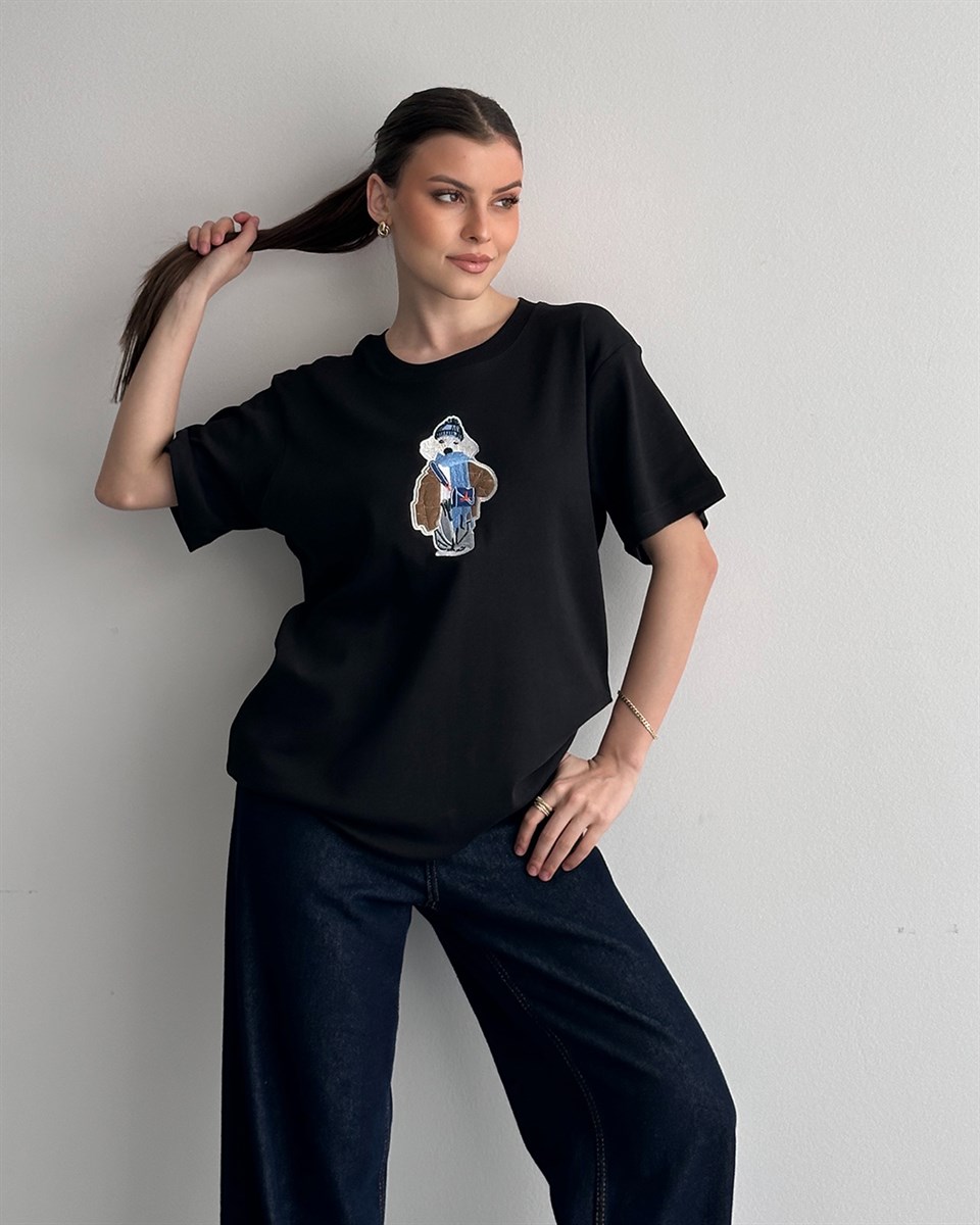 Siyah Nakış Detaylı Tişört