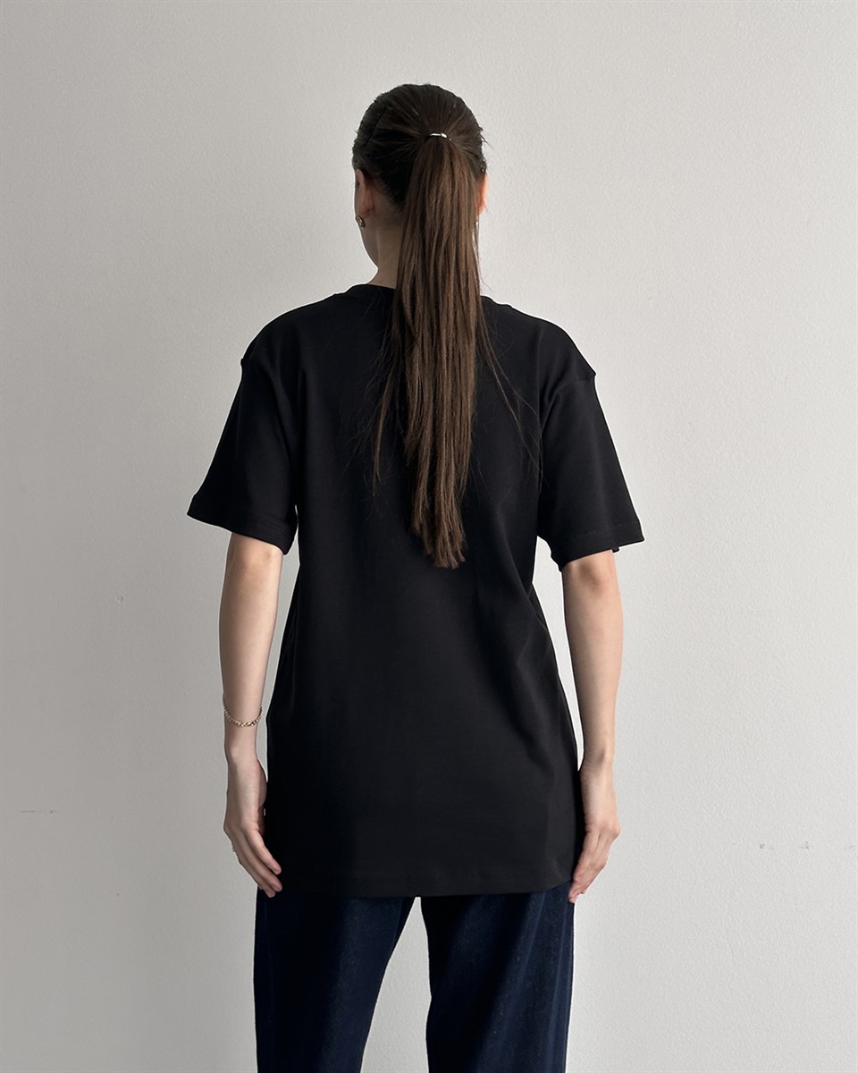 Siyah Nakış Detaylı Tişört