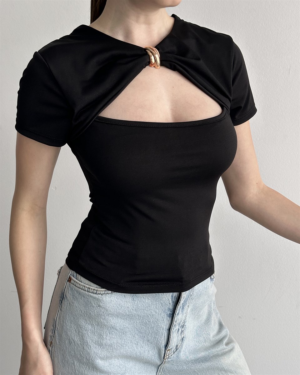 Siyah Pencere Detaylı Tokalı Bluz