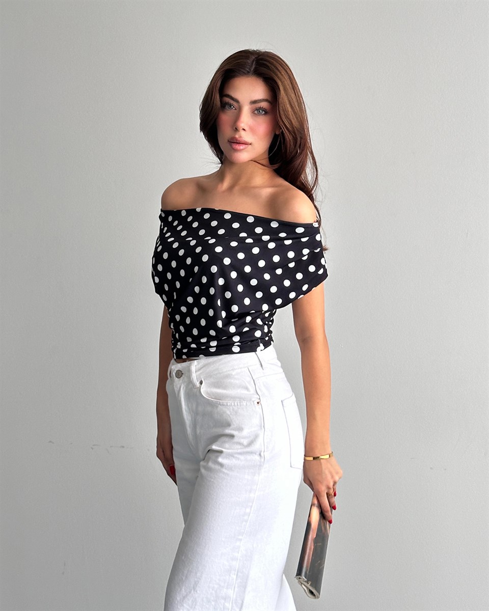 Siyah Puantiyeli Asimetrik Yaka Bluz