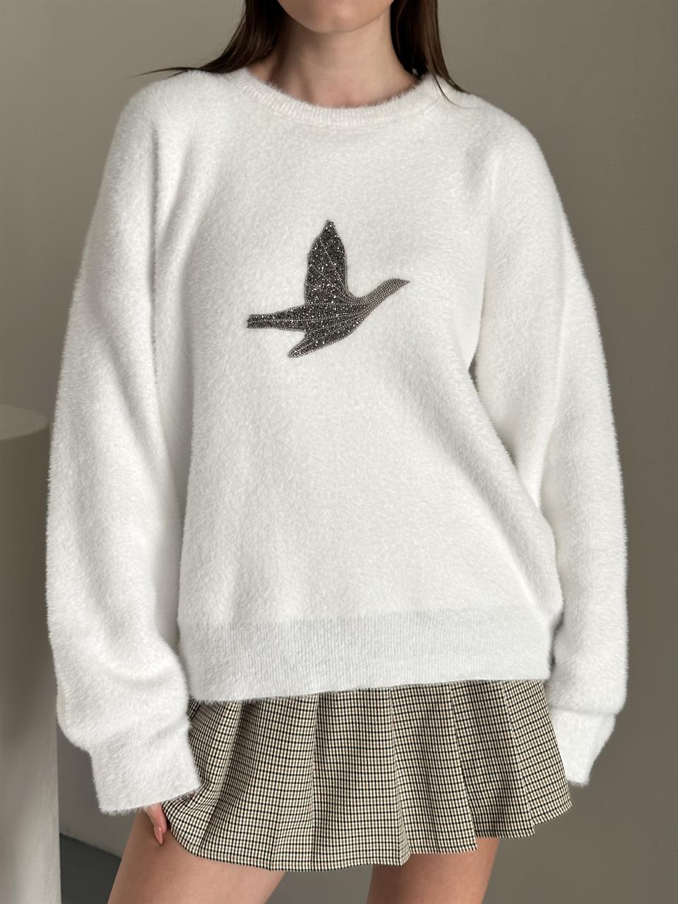 Taş Detaylı Beyaz Kazak