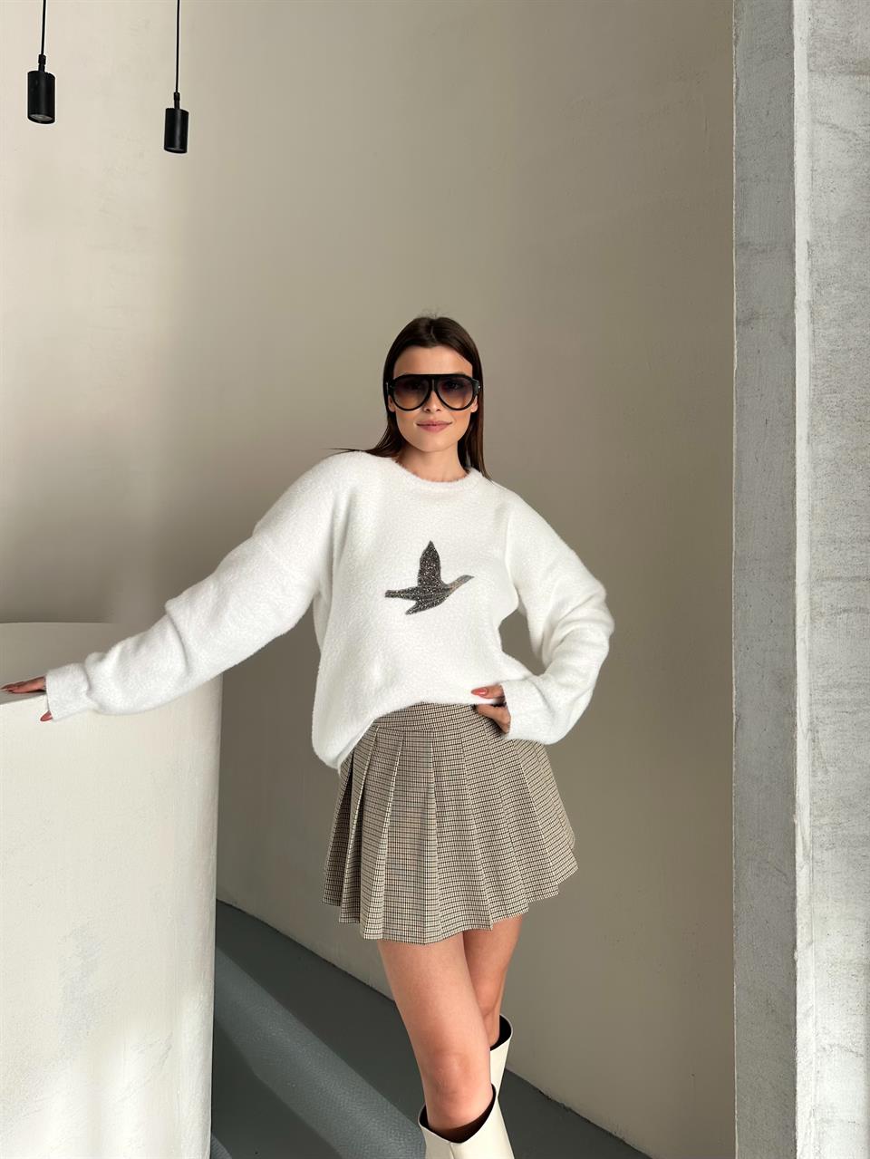 Taş Detaylı Beyaz Kazak