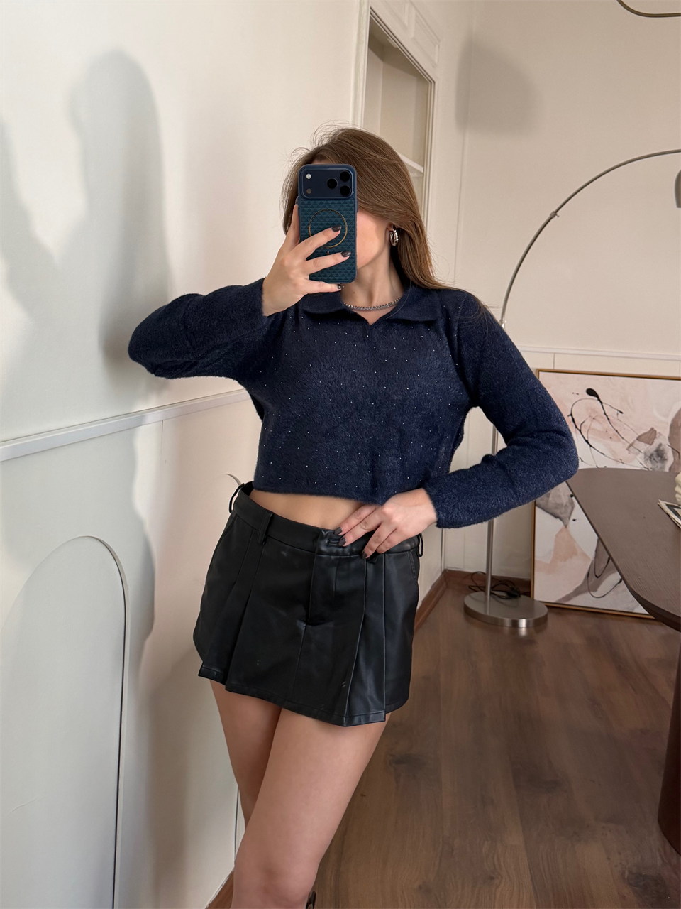 Taşlı Yakalı Lacivert Crop Kazak