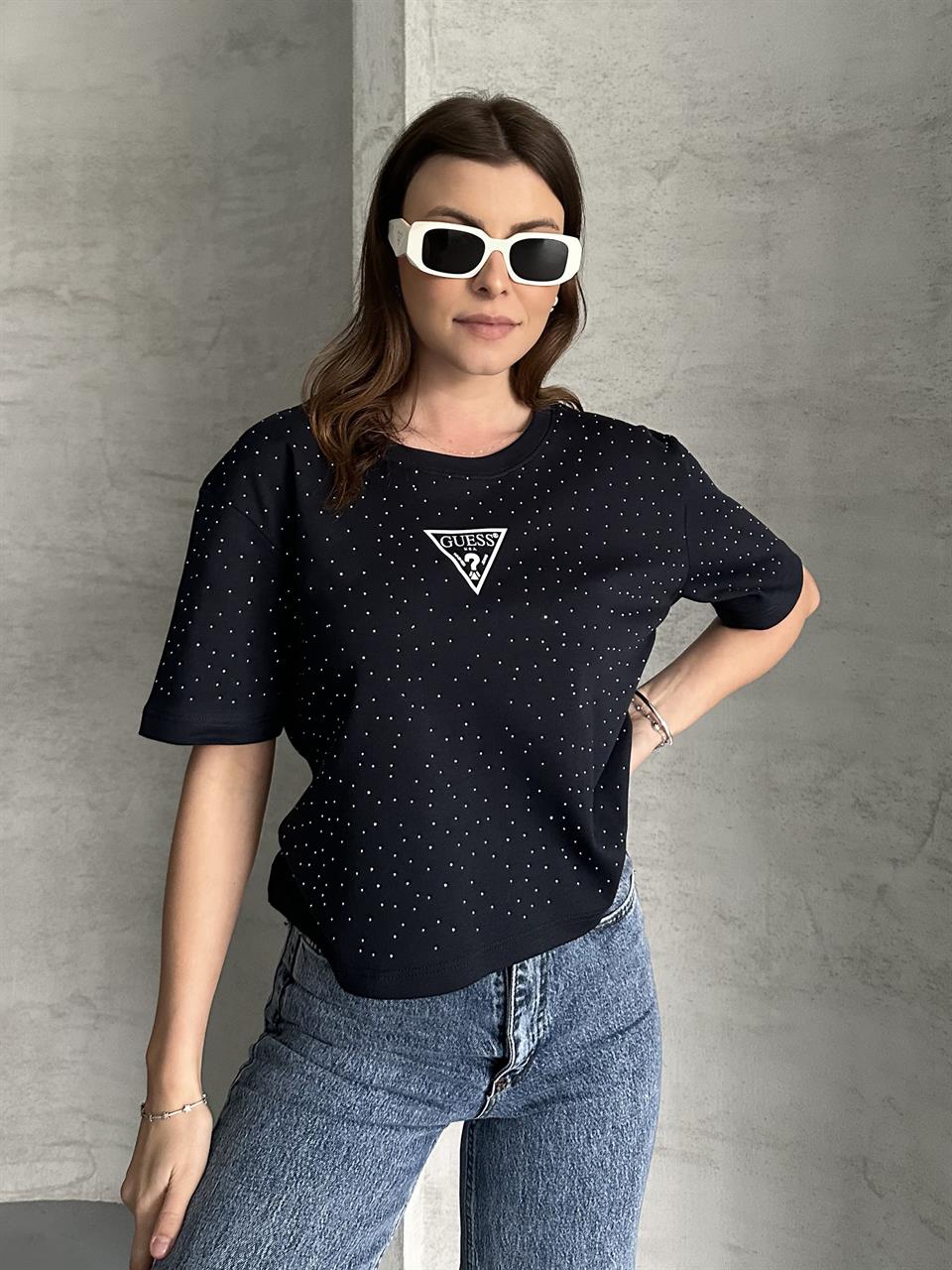 Üçgen Marka Taşlı Lacivert Crop T-Shirt