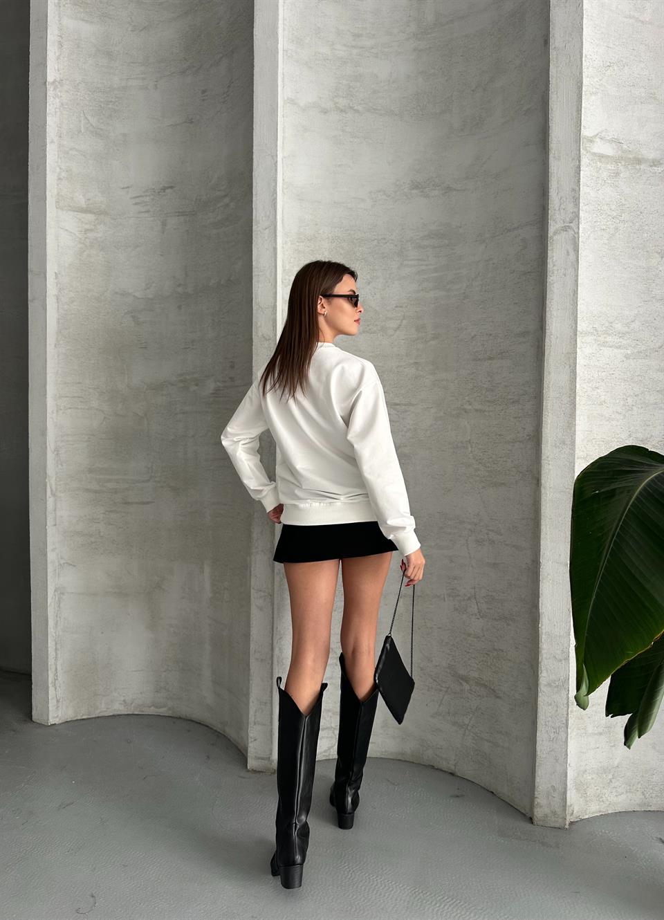 Üçgen Taşlı Unisex Beyaz Sweatshirt