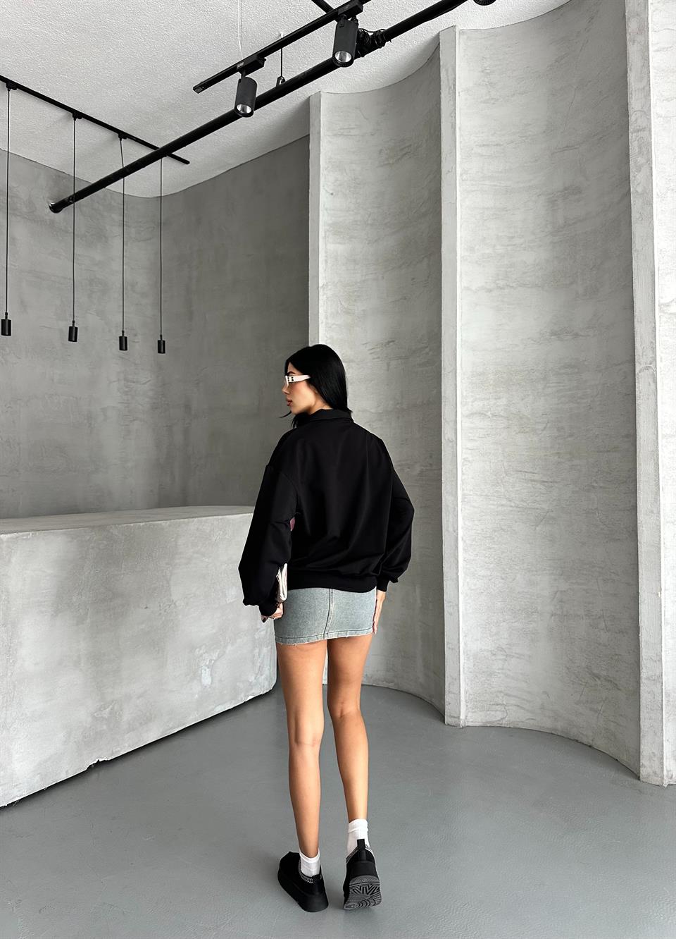 Unisex Legendary Sweatshirt