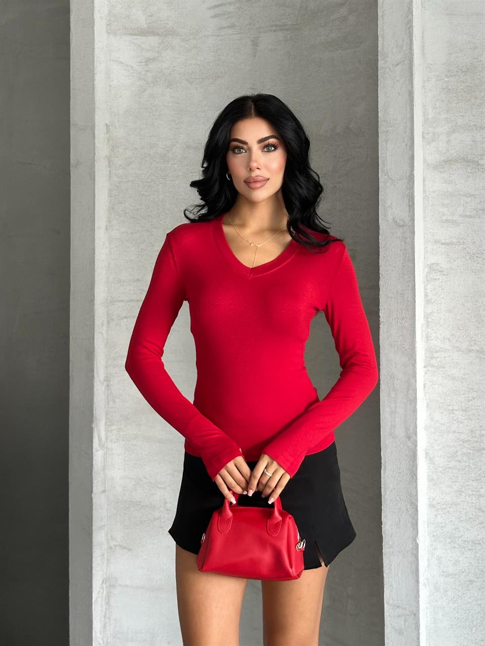V Yaka Uzun Kollu Kırmızı Basic Bluz