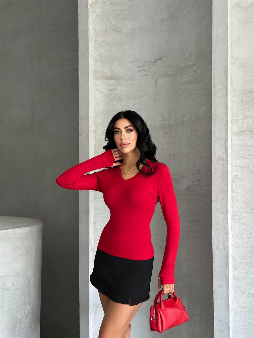 V Yaka Uzun Kollu Kırmızı Basic Bluz