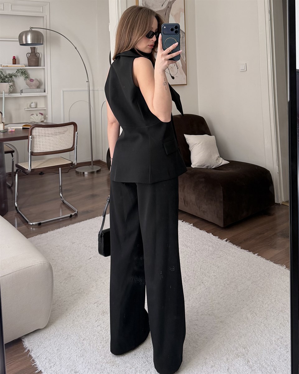 Valeria Gold Düğme Detaylı Siyah Yelek Pantolon Takım