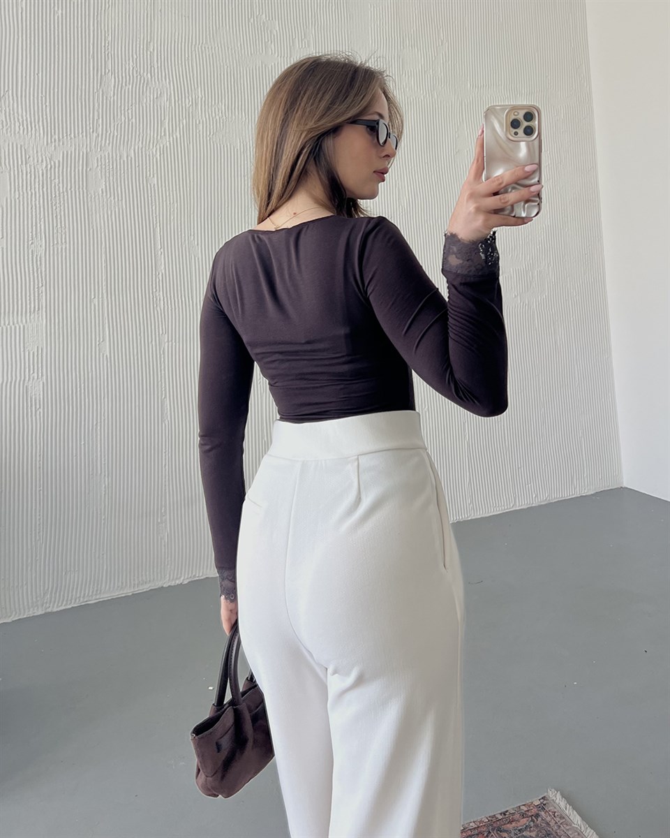 Dantel Detaylı V Yaka Kahverengi Body
