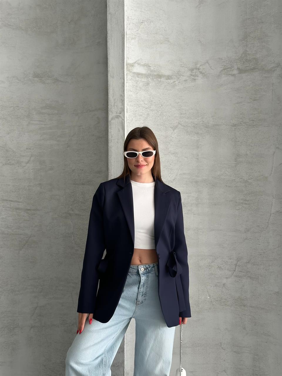 Yandan Kuşaklı Lacivert Blazer Ceket