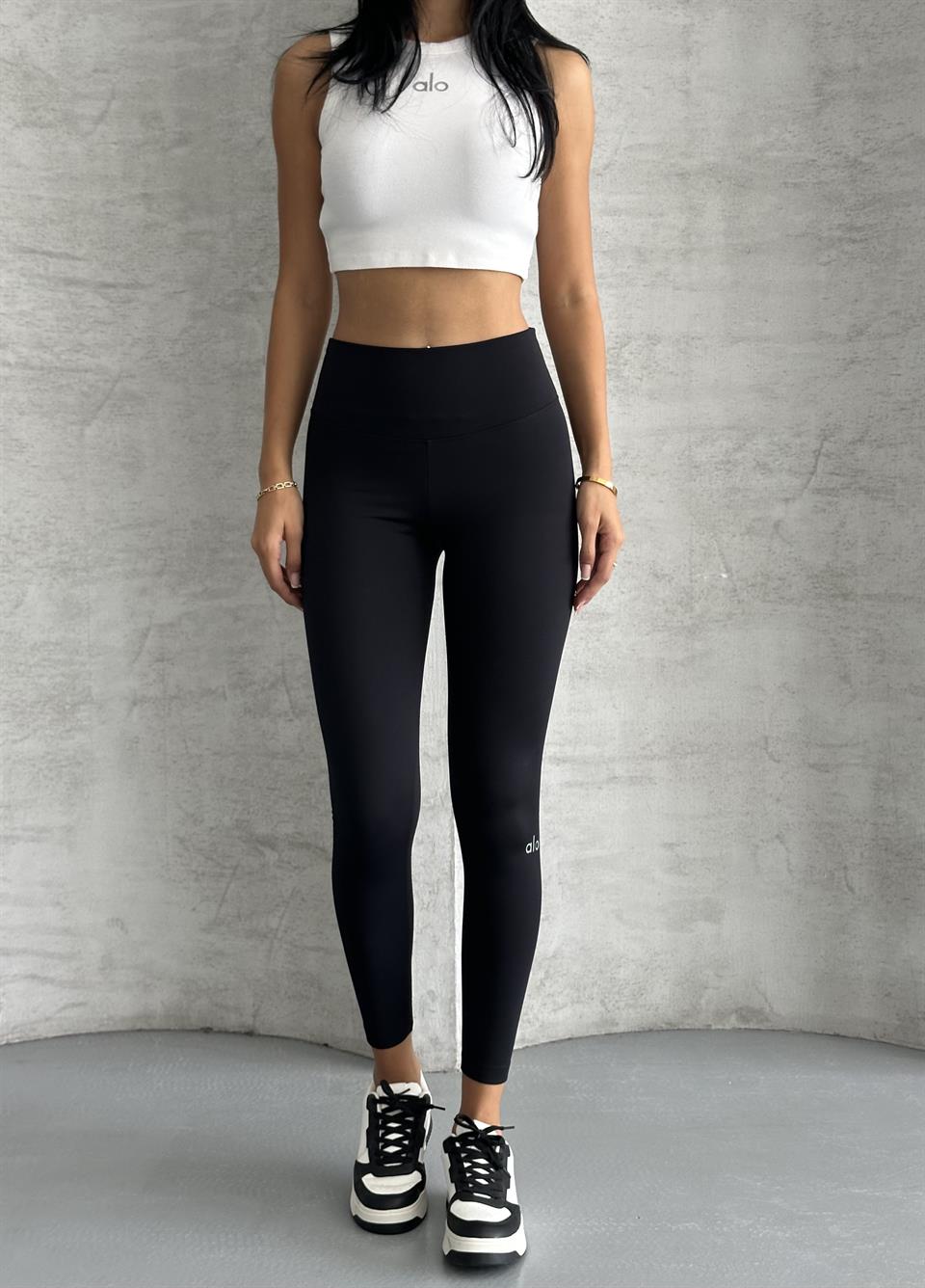 Yüksek Bel Toparlayıcı Siyah Spor Tayt