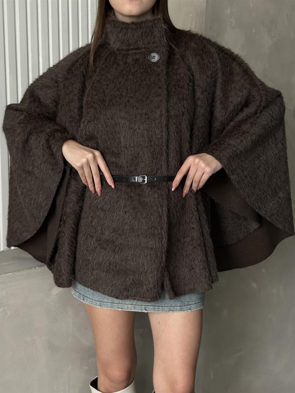 Yüksek Yakalı Modern Kahverengi Panço