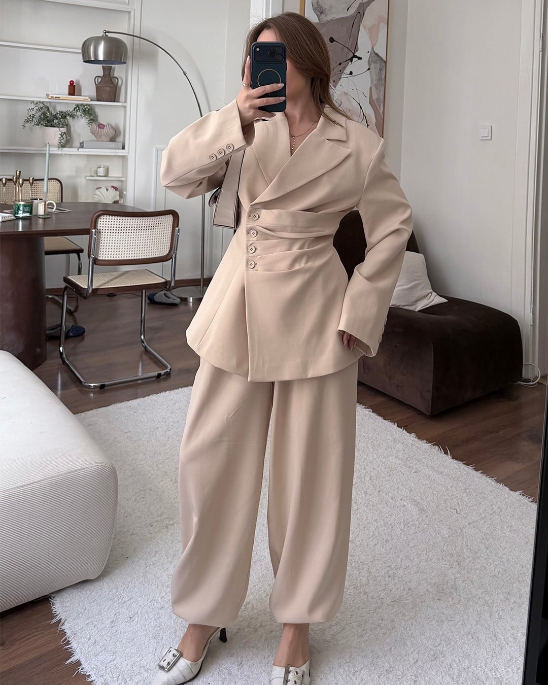 Bel Bağlamalı Bej Blazer Pantolon Takım