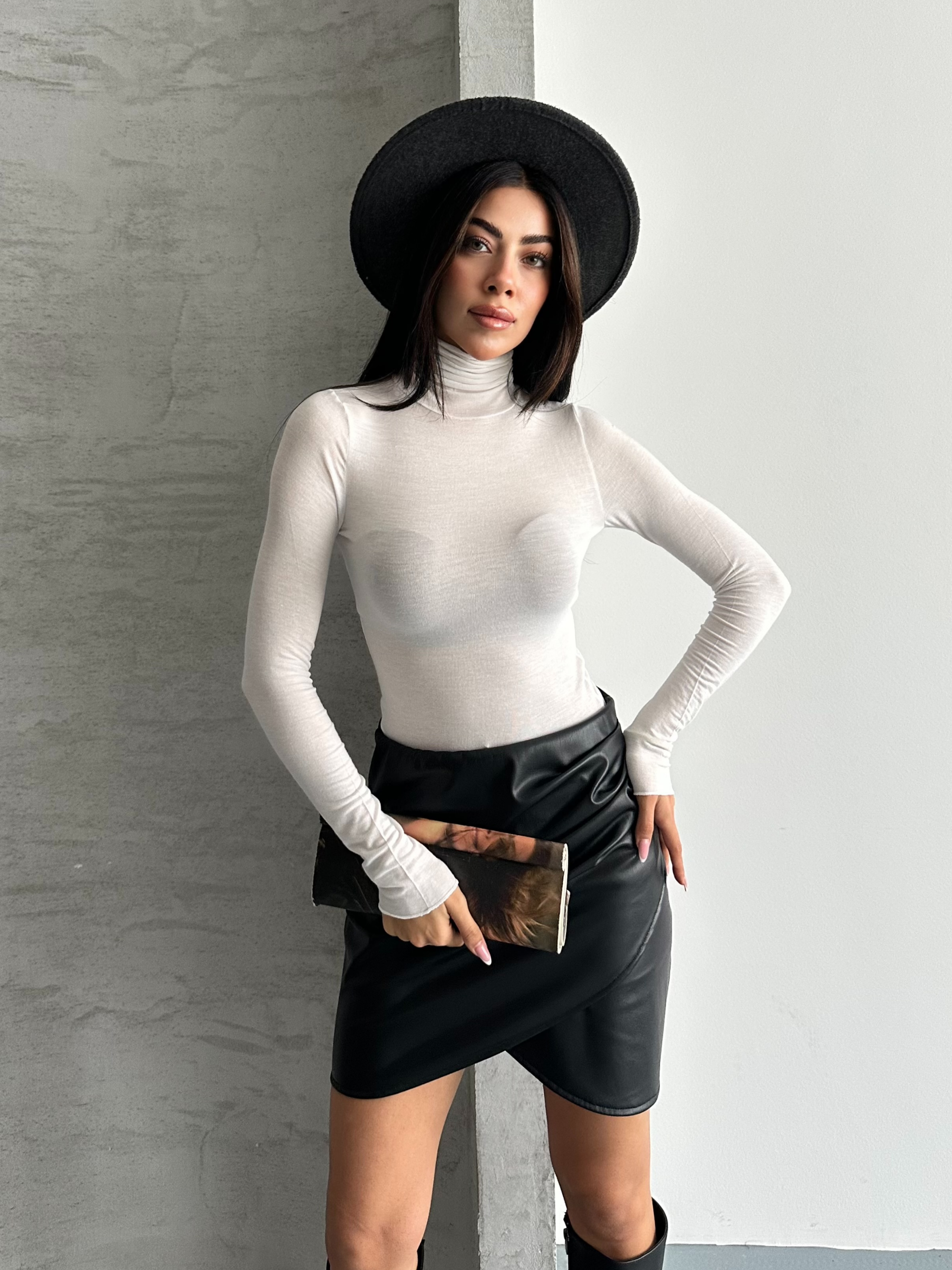 Boğazlı Beyaz Transparan Bluz