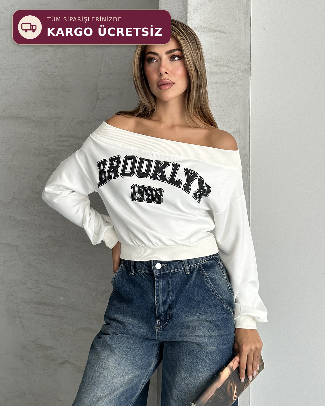 Brooklyn 1998 Baskılı Kayık Yaka Beyaz Bluz
