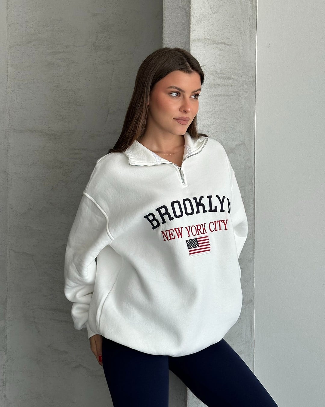 Brooklyn Nakışlı Fermuar Yaka Beyaz Sweatshirt