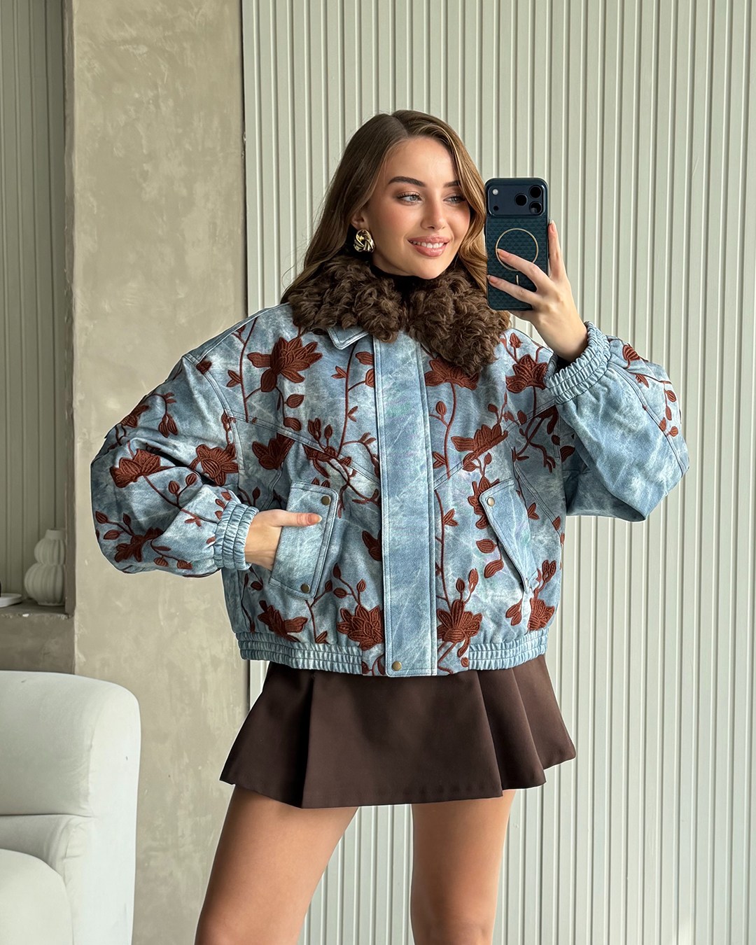 Çiçek İşlemeli Kürk Yakalı Denim Ceket