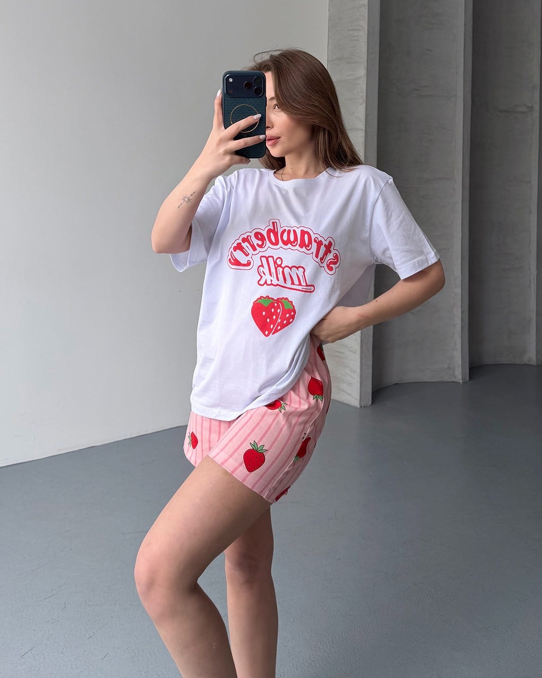 Çilekli Şortlu Pijama Takımı